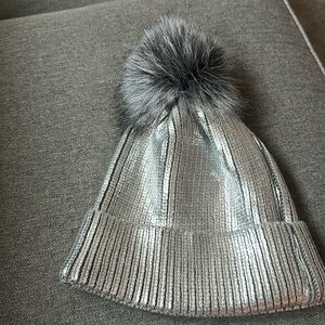 Adrienne Landau hat